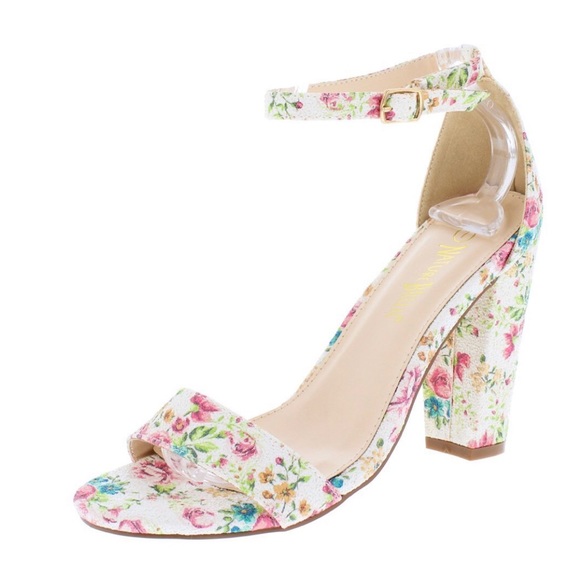 Shoes - 🌸 BNIB Flower Child Floral Print Block Heels 🌸